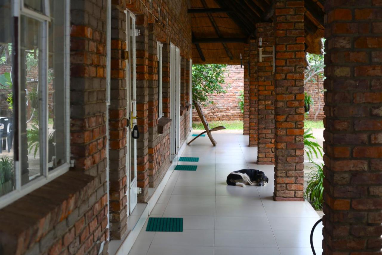 Mawuya Lodge Victoria Falls Exterior photo